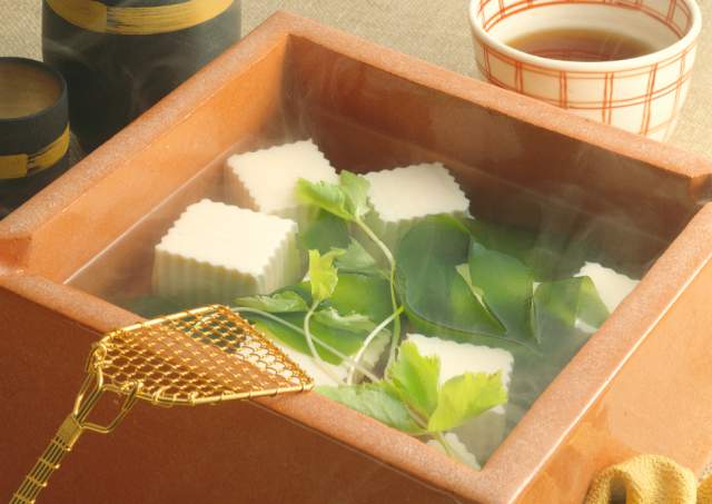 さっとひと振り！簡単湯豆腐