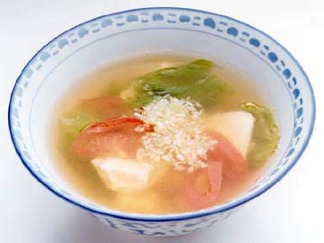 レタスとトマトの豆腐入り中華風スープレシピ 素材力だし