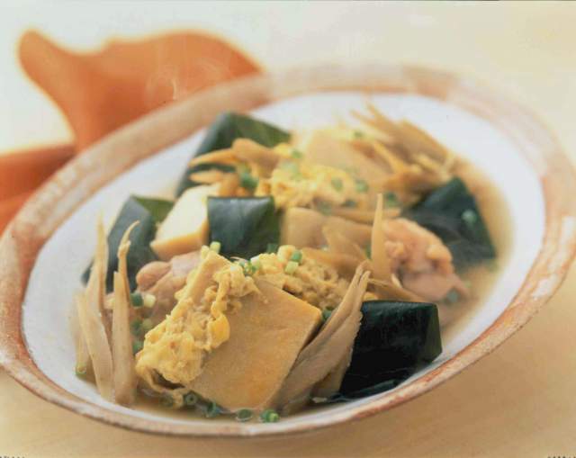 高野豆腐と鶏肉の卵とじレシピ 素材力だし 高野豆腐と鶏肉の卵とじレシピ 素材力だし